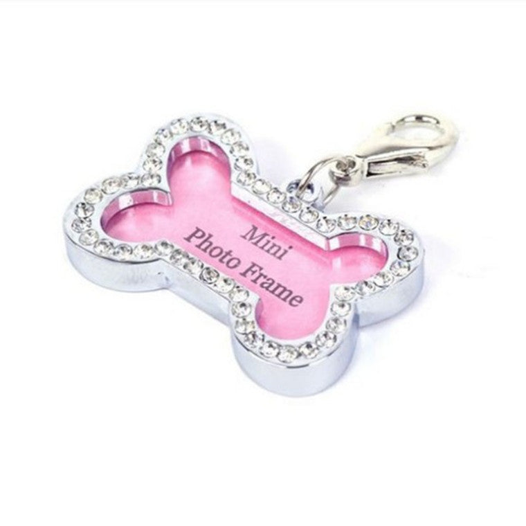 Ciondolo a forma di cane con diamante in metallo